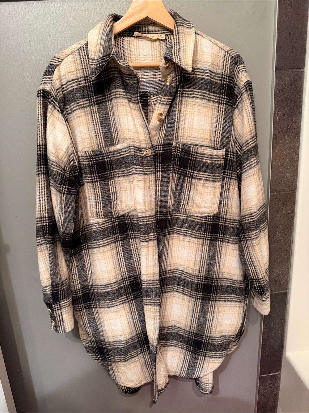 Millibon Women’s Black and Cream Plaid Button-Down Shirt Jacket